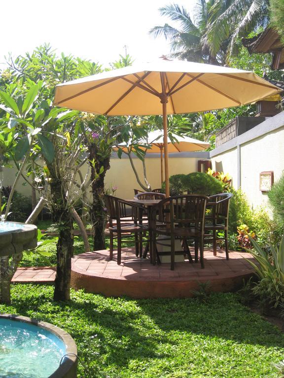 Frangipani Homestay Nusa Dua  Buitenkant foto
