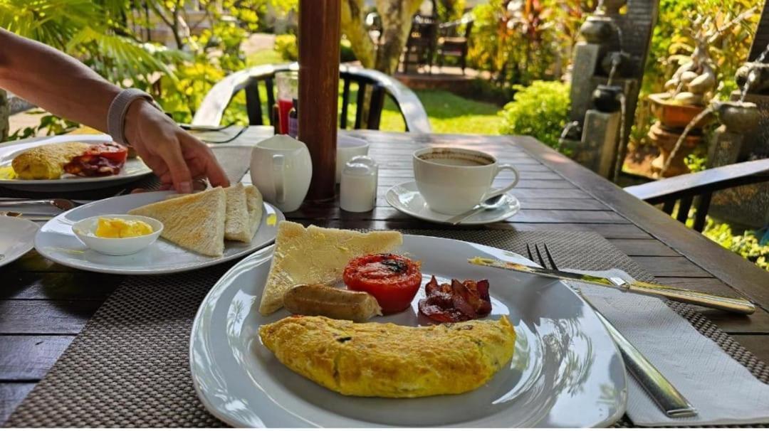 Frangipani Homestay Nusa Dua  Buitenkant foto