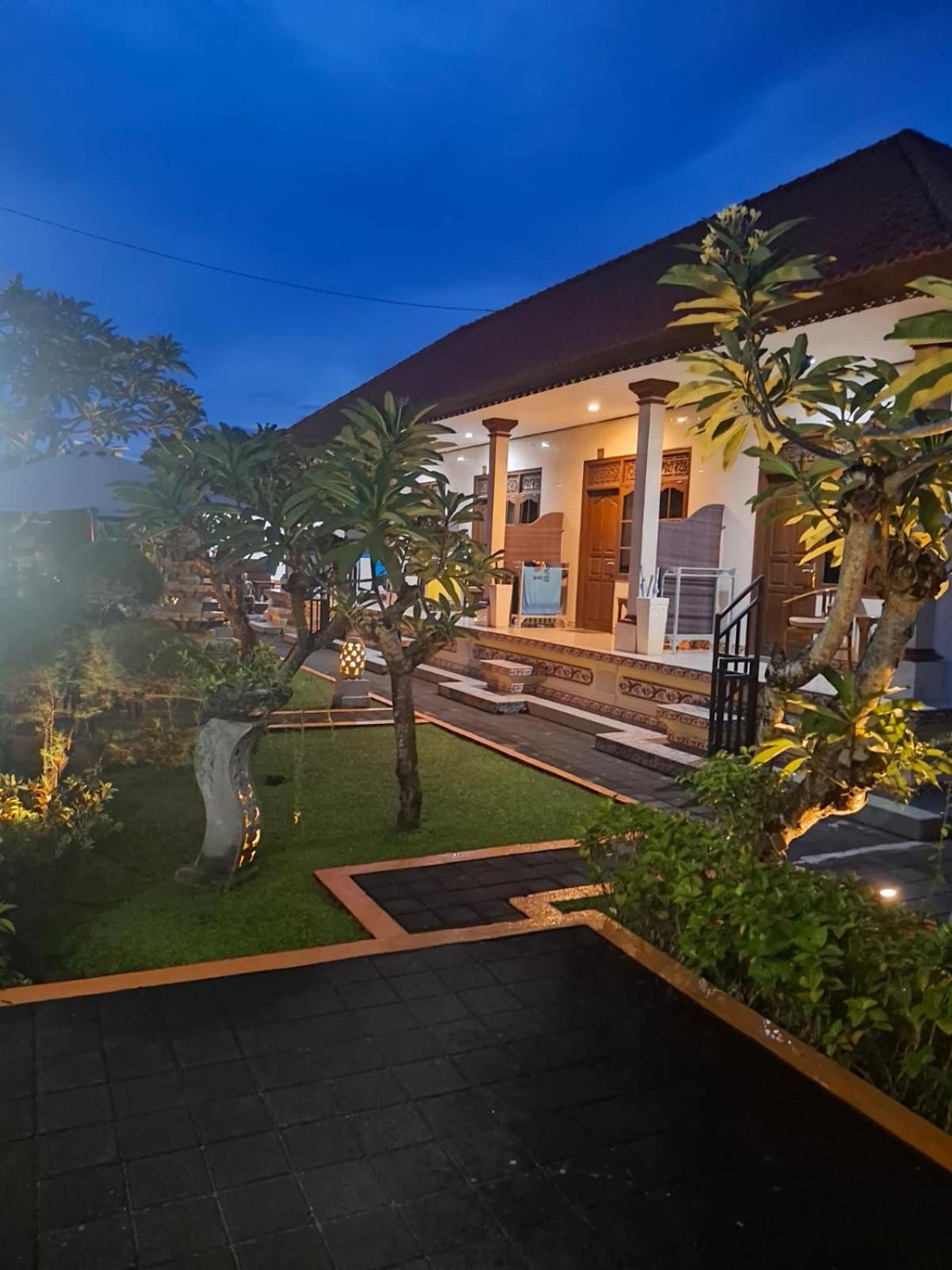 Frangipani Homestay Nusa Dua  Buitenkant foto