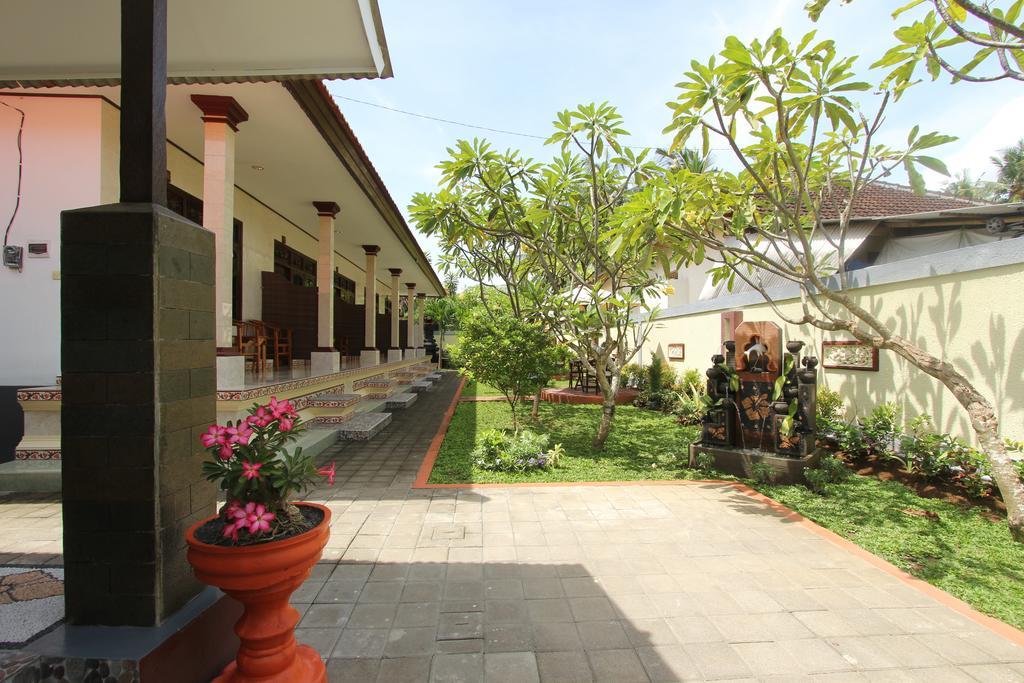 Frangipani Homestay Nusa Dua  Buitenkant foto