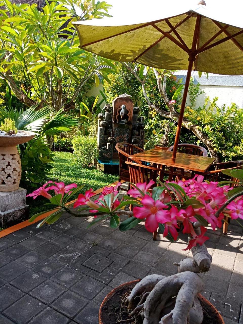 Frangipani Homestay Nusa Dua  Buitenkant foto